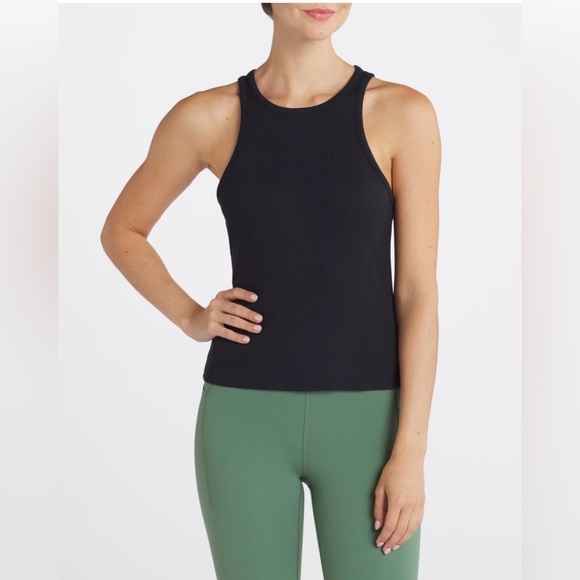 Beyond Yoga Tops - NWT ❤️BEYOND YOGA, ELEVATED ACTIVEWEAR❤️ Formation Black Tank Top
